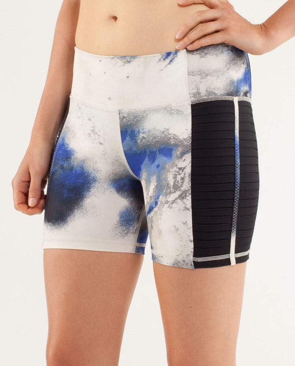 Lululemon Breath Of Fire Short in Milky Way Multi/Black - Size 4